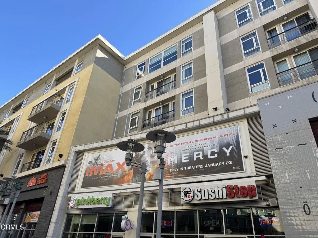 Photo of 250 N 1st Street #510, Burbank, CA 91502 (MLS # P1-25517)