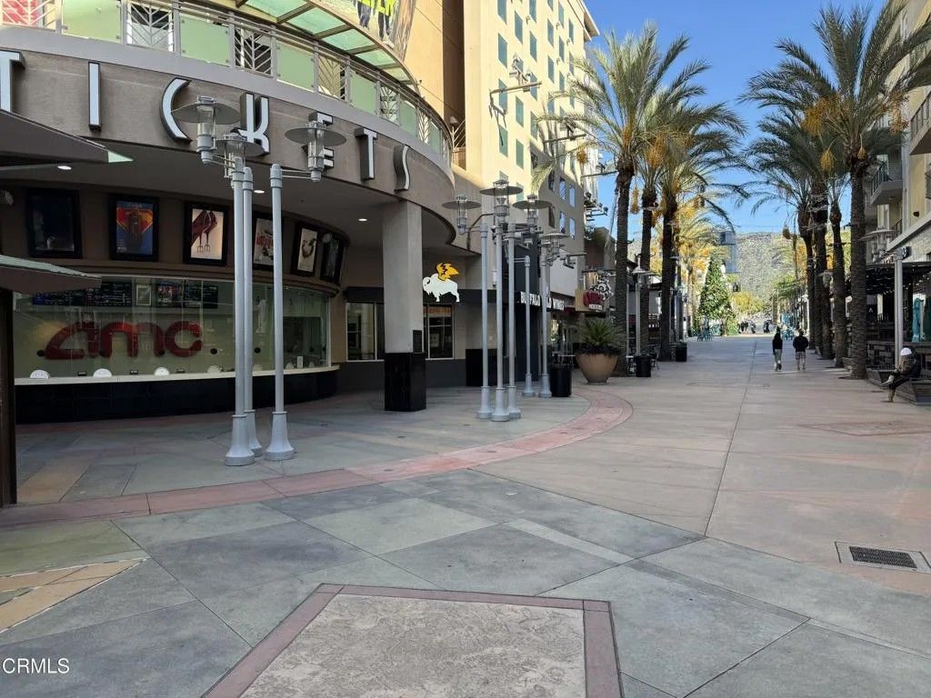Photo of 250 N 1st Street #510, Burbank, CA 91502 (MLS # P1-25517)