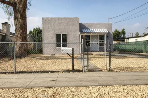 Photo of 3581 Eucalyptus Ave, Riverside, CA 92507 (MLS # WS26020495) Photo of 3581 Eucalyptus Ave, Riverside, CA 92507 (MLS # WS26020495)