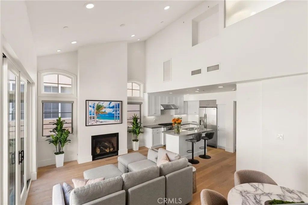 Photo of 606 Marigold Avenue, Corona Del Mar, CA 92625 (MLS # OC25271396)