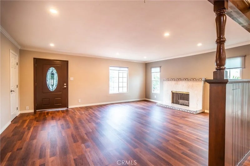 870 N Alexandria Avenue
