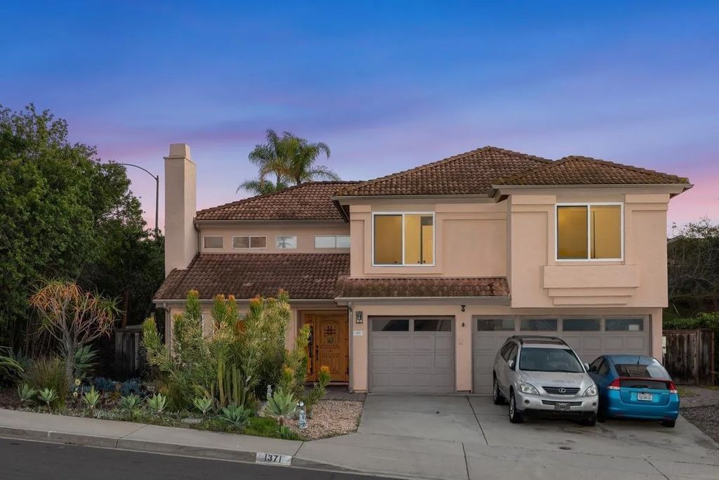 Photo of 1371 Hinrichs Way, Escondido, CA 92027 (MLS # 260003657)