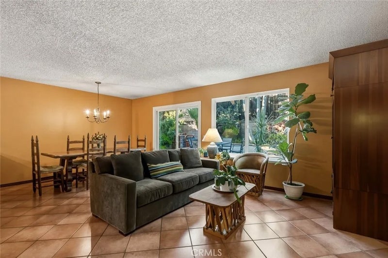 9728 Woodleaf
