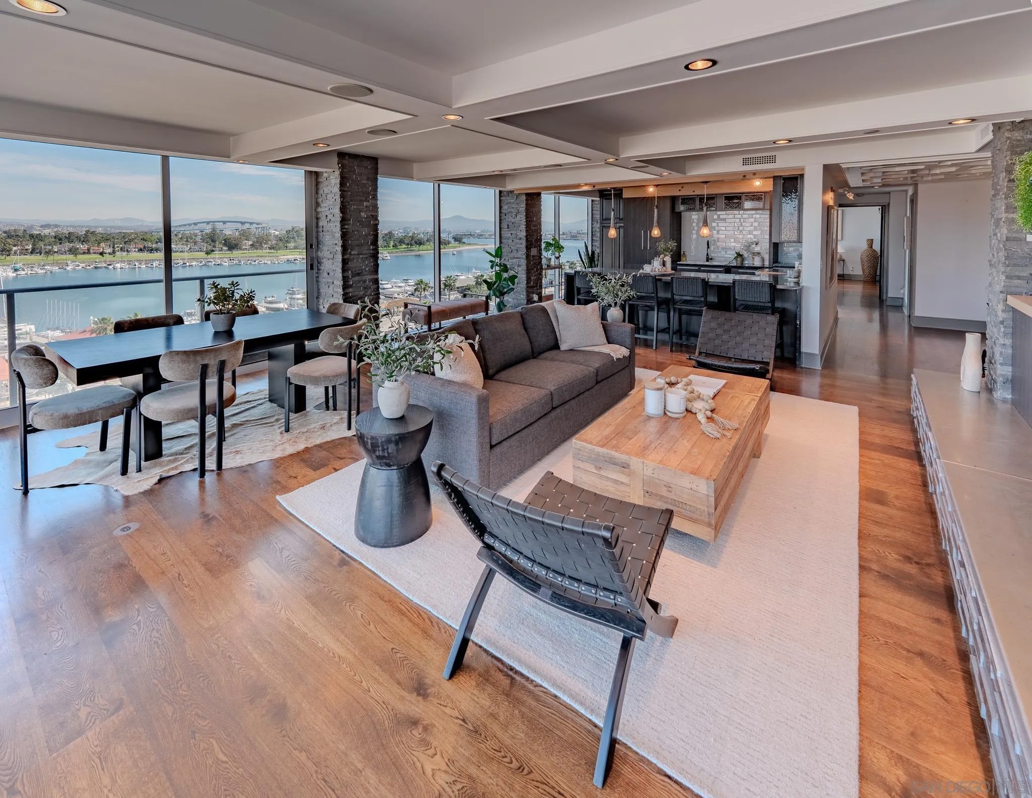 1710 Avenida Del Mundo 708