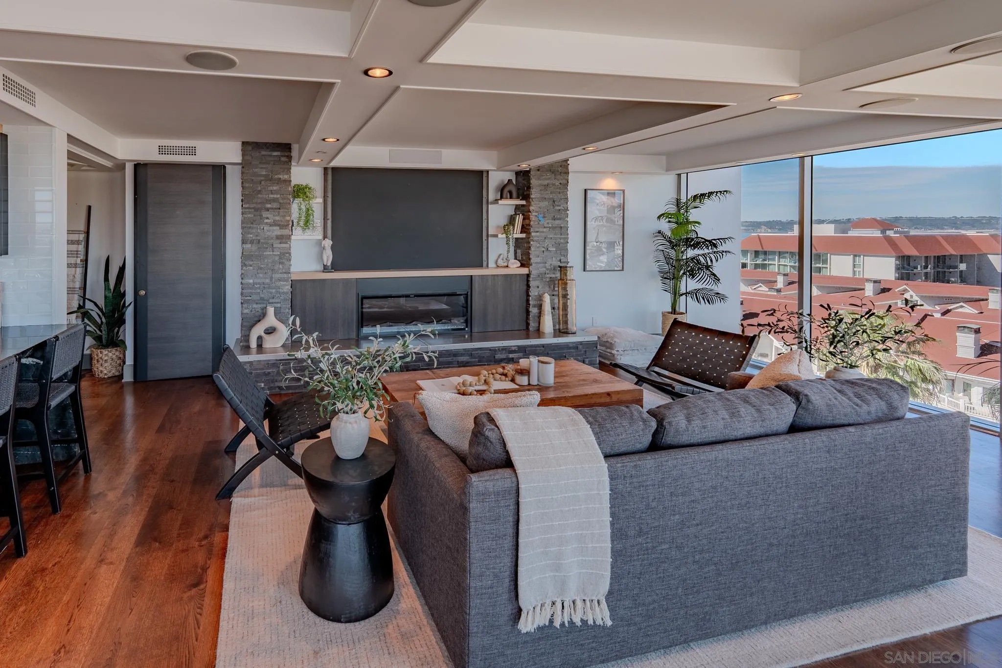 1710 Avenida Del Mundo 708