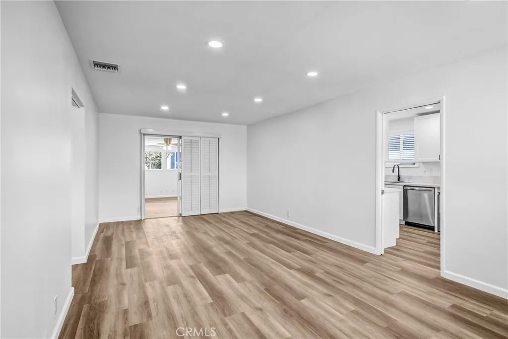 18811 E Glenlyn