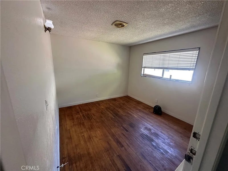 15472 La Salle Lane