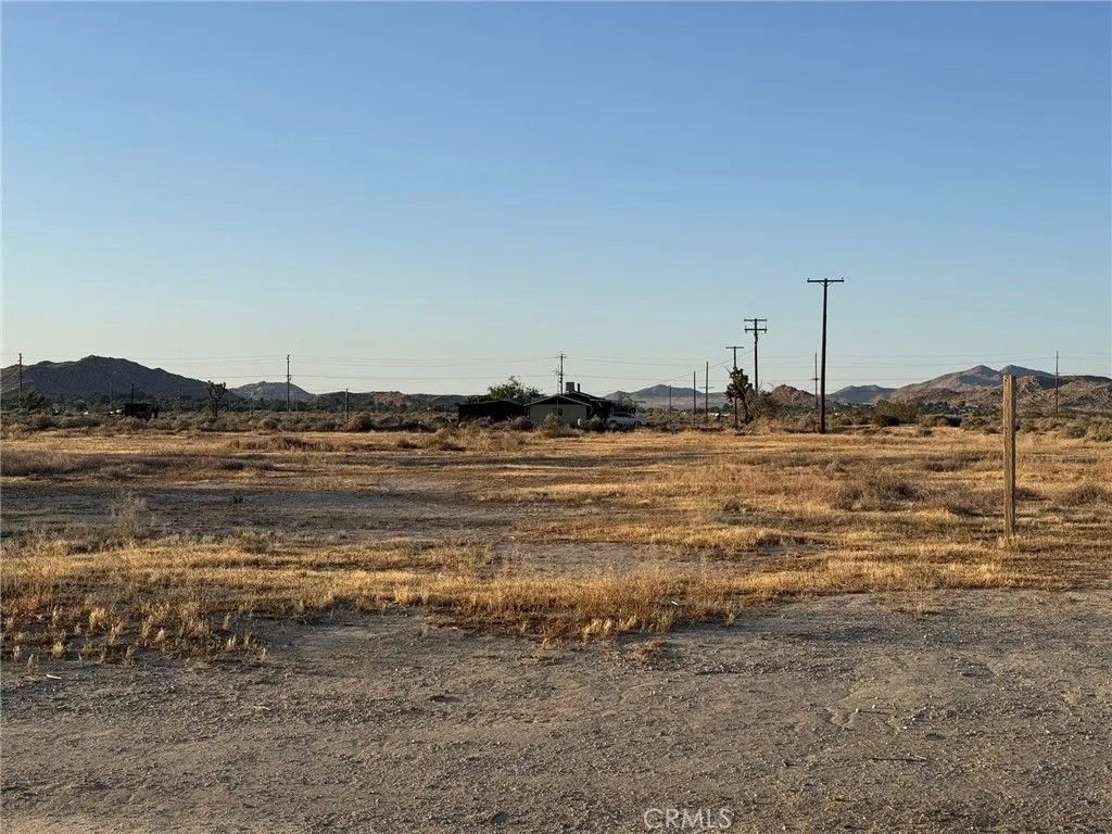 Photo of 171 Avenue Q12, Llano, CA 93591 (MLS # SR26084248)