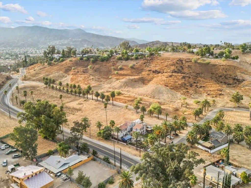 Photo of 100 Robertson Street, Lake Elsinore, CA 92530 (MLS # PW24252162)