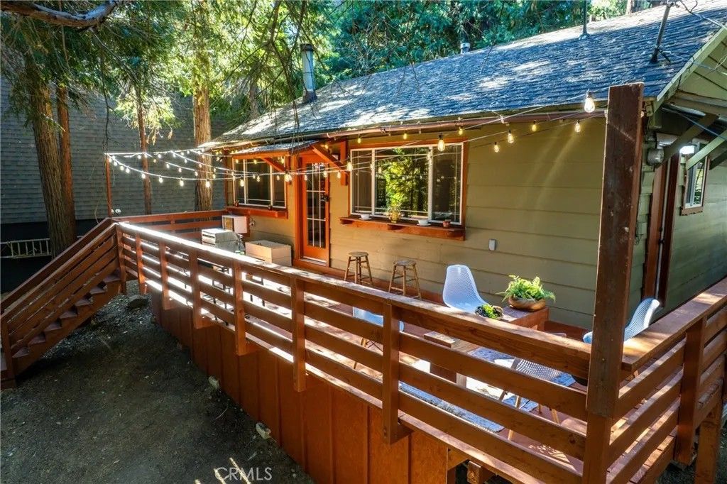 Photo of 668 Mormon Springs, Crestline, CA 92325 (MLS # IG25275932)