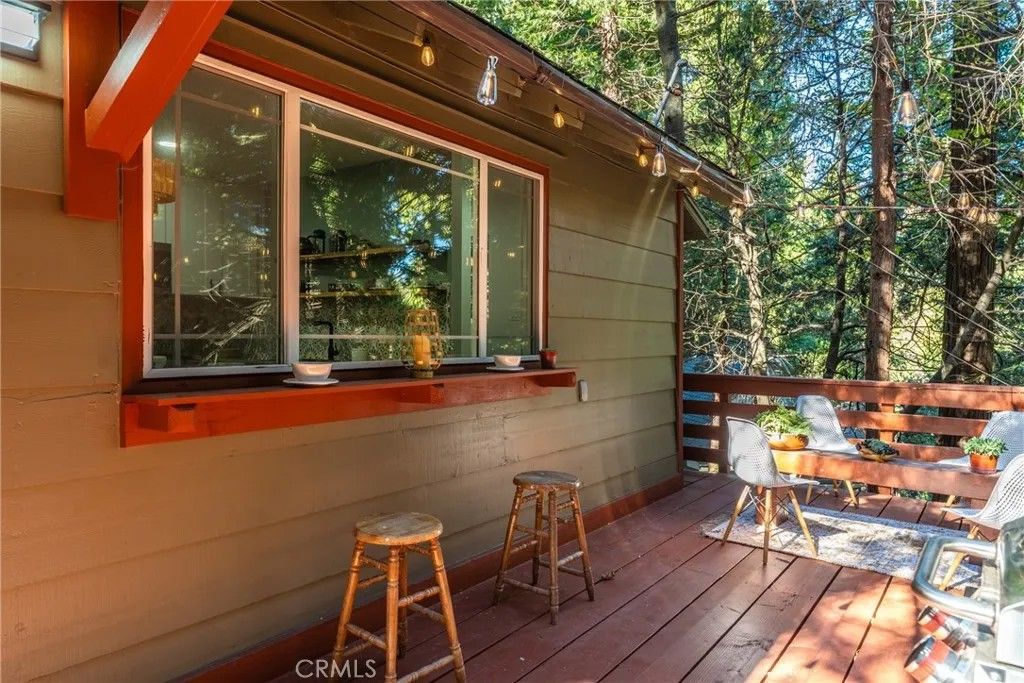 Photo of 668 Mormon Springs, Crestline, CA 92325 (MLS # IG25275932)