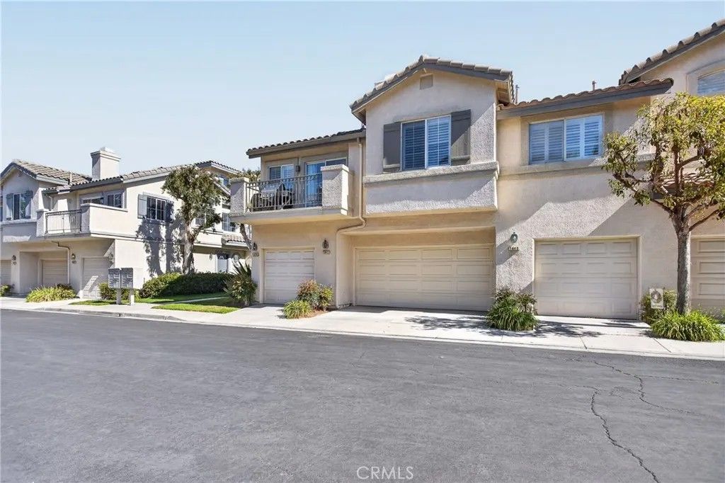 Photo of 7839 E Viewrim DR, Anaheim, CA 92808 (MLS # OC26104792)