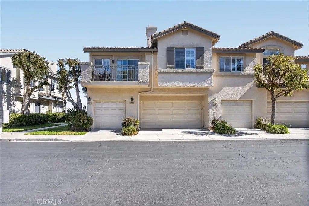Photo of 7839 E Viewrim DR, Anaheim, CA 92808 (MLS # OC26104792)