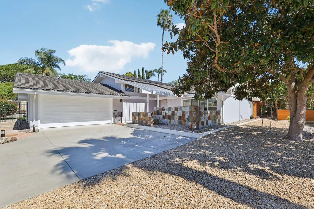 Photo of 5727 Honors, San Diego, CA 92122 (MLS # 260007367)