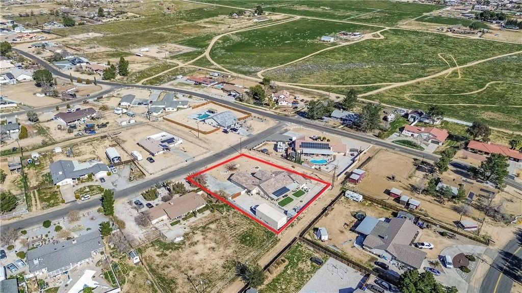 Photo of 18423 Cocopah Rd, Apple Valley, CA 92307 (MLS # IV26028327)