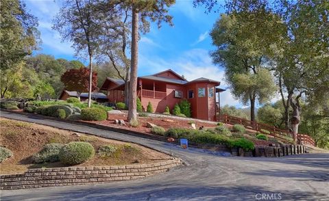 39207 Thornberry Mtn View Court Oakhurst CA 93644