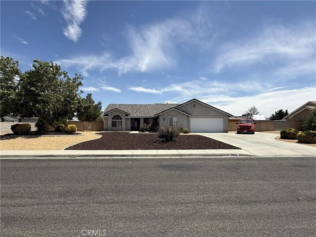 Photo of 13863 Coachella Road, Apple Valley, CA 92307 (MLS # CV26097188)