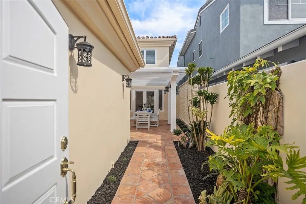 Photo of 236 Via Eboli, Newport Beach, CA 92663 (MLS # OC26073661)