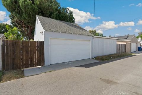 Tiny photo for 4832 Sunfield Avenue, Long Beach, CA 90808 (MLS # CV25239270)