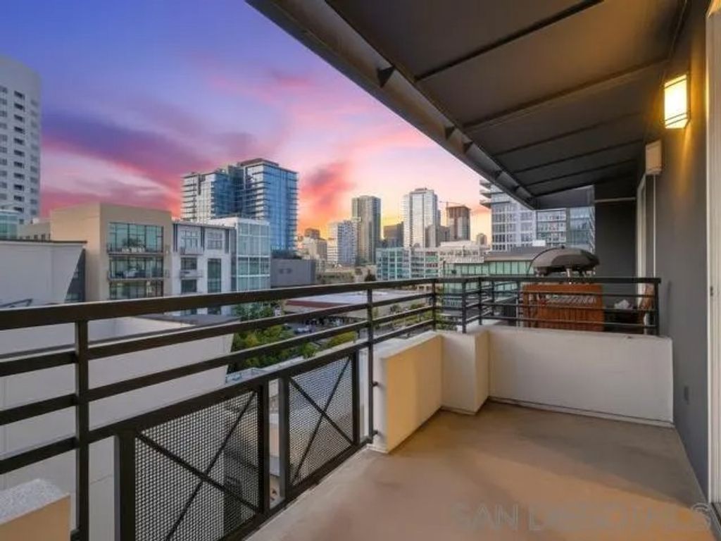 Photo of 550 Park Blvd #2601, San Diego, CA 92101 (MLS # 260004765)
