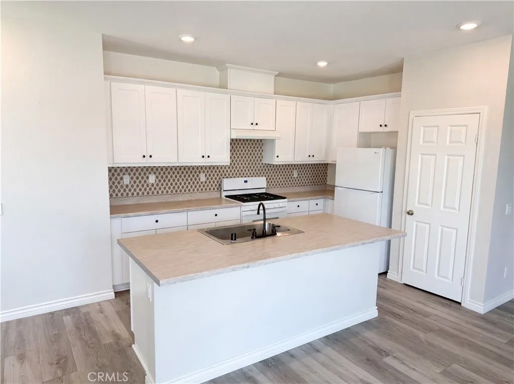 2460 Fernwood Lane