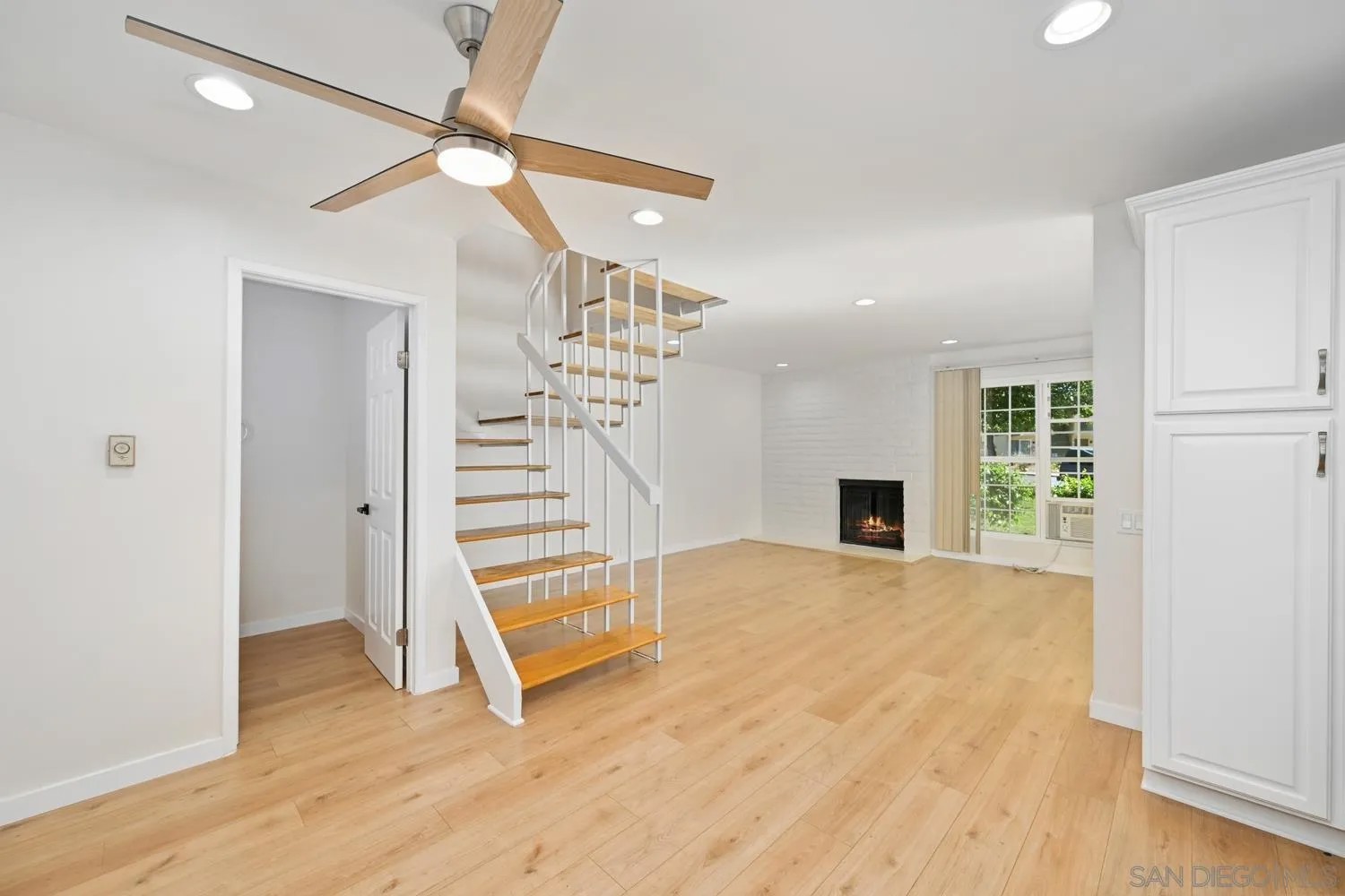 10143 Caminito Volar