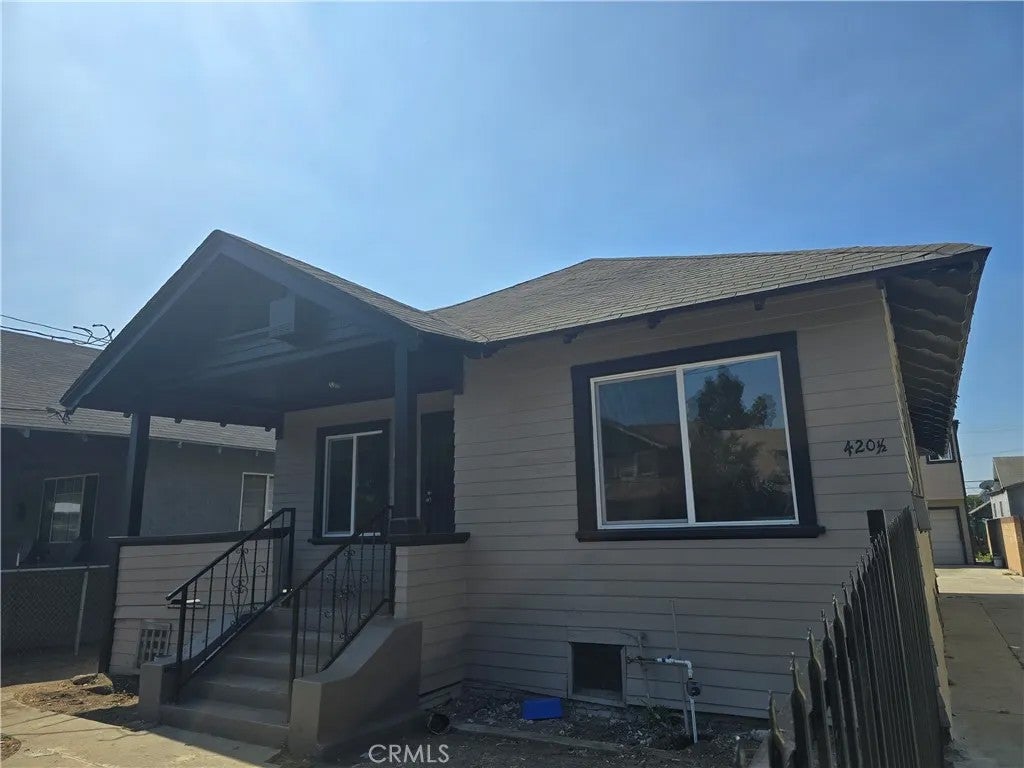 Photo of 420 W 53rd ST, Los Angeles, CA 90037 (MLS # DW26164374)