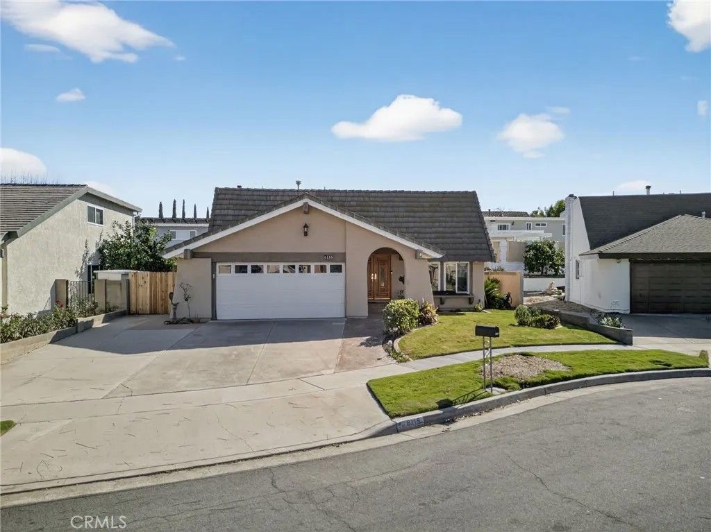 Photo of 6116 E Paseo Rio Azul, Anaheim, CA 92807 (MLS # SW26019239)