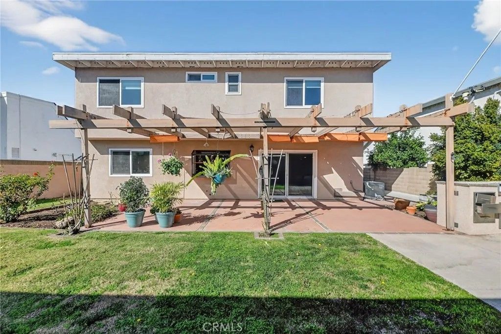 Photo of 6116 E Paseo Rio Azul, Anaheim, CA 92807 (MLS # SW26019239)
