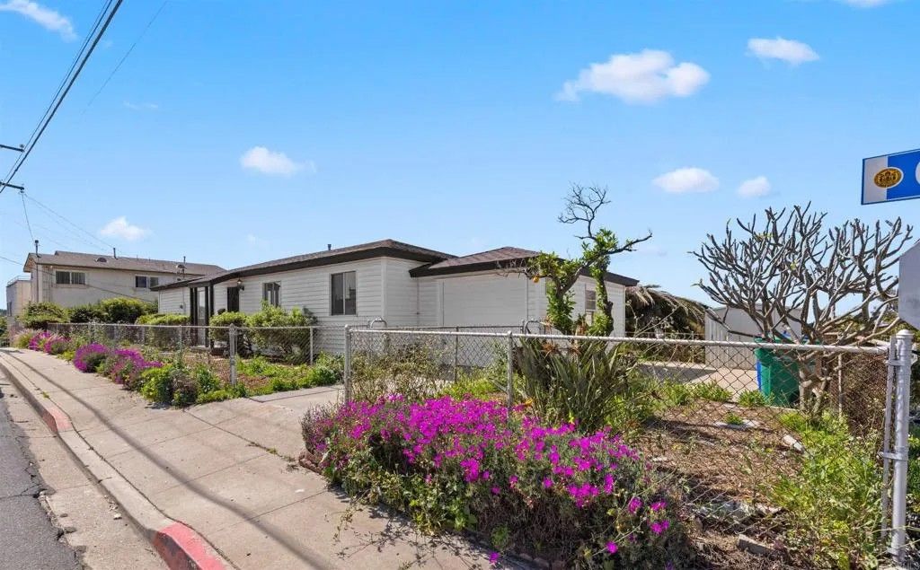 Photo of 1330 Goshen Street, San Diego, CA 92110 (MLS # PTP2602668)