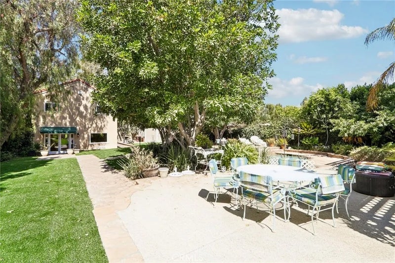10925 Willowbrae
