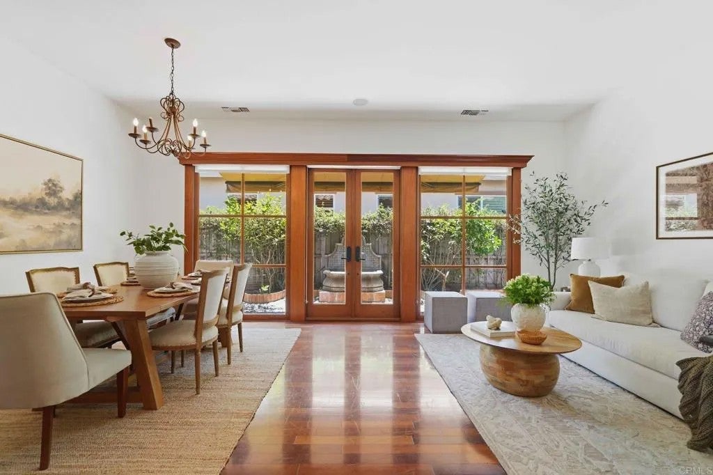 1001 Hawthorne Creek Drive