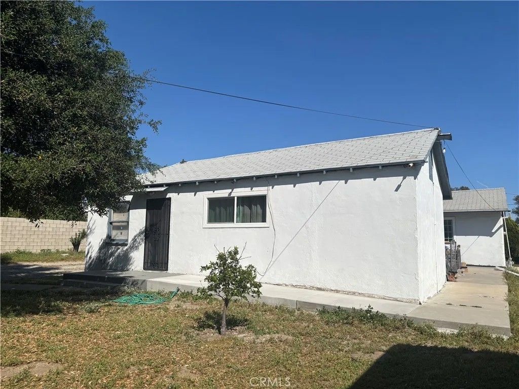 Photo of 8005 Oleander Ave, Fontana, CA 92336 (MLS # IV26056470)