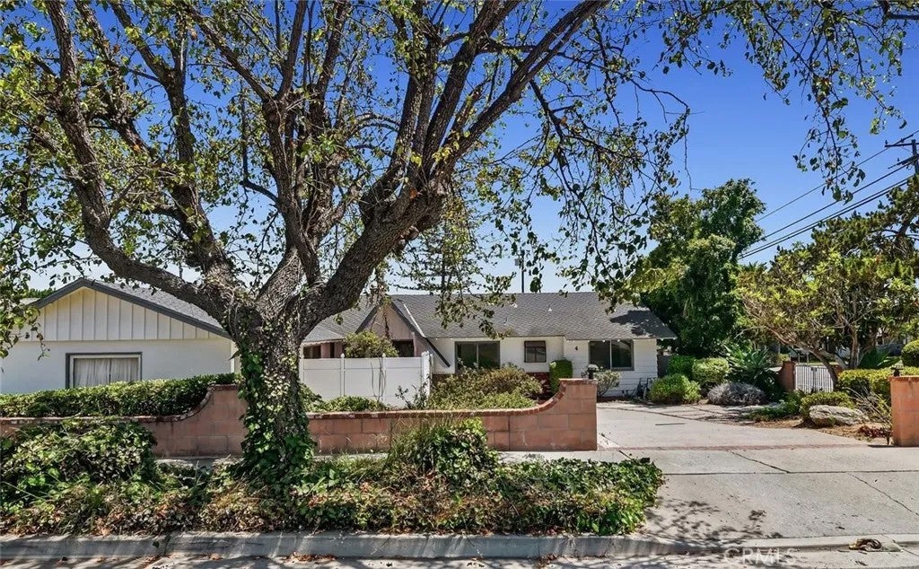 4 Mansfield Lane
