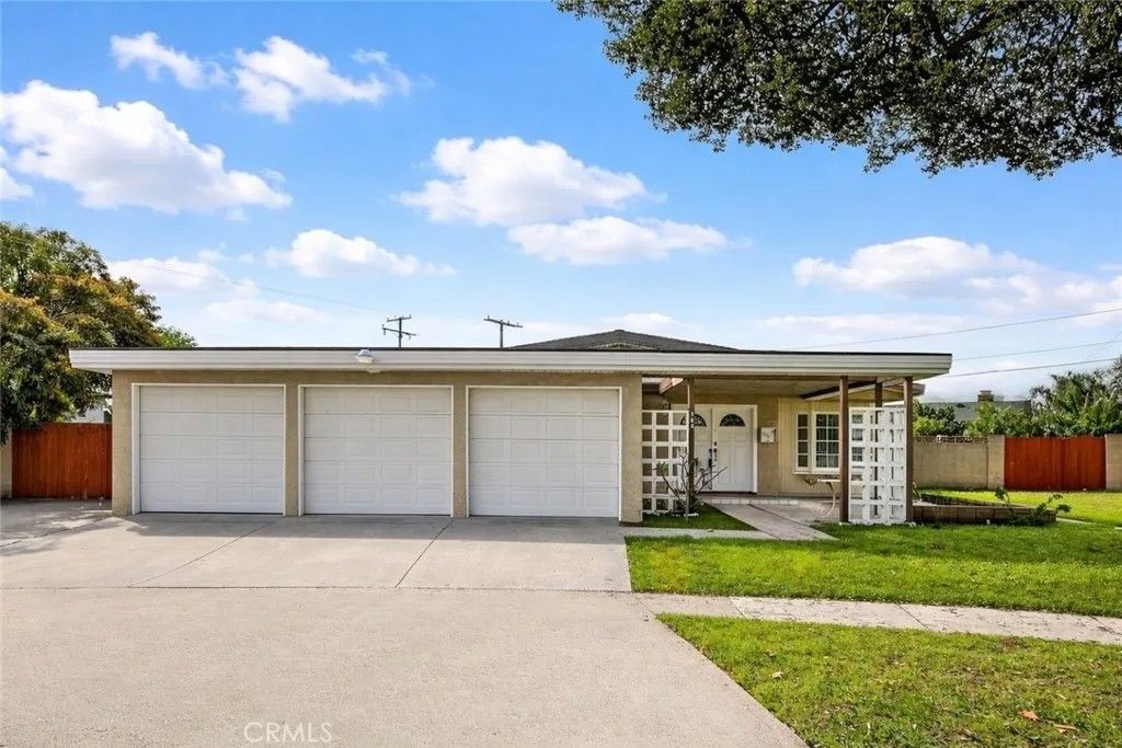 Photo of 203 N Royal Place, Anaheim, CA 92806 (MLS # DW25280498)