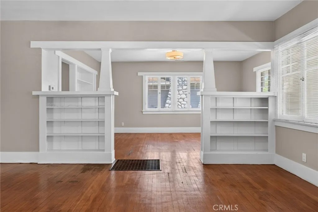 4391 Highland