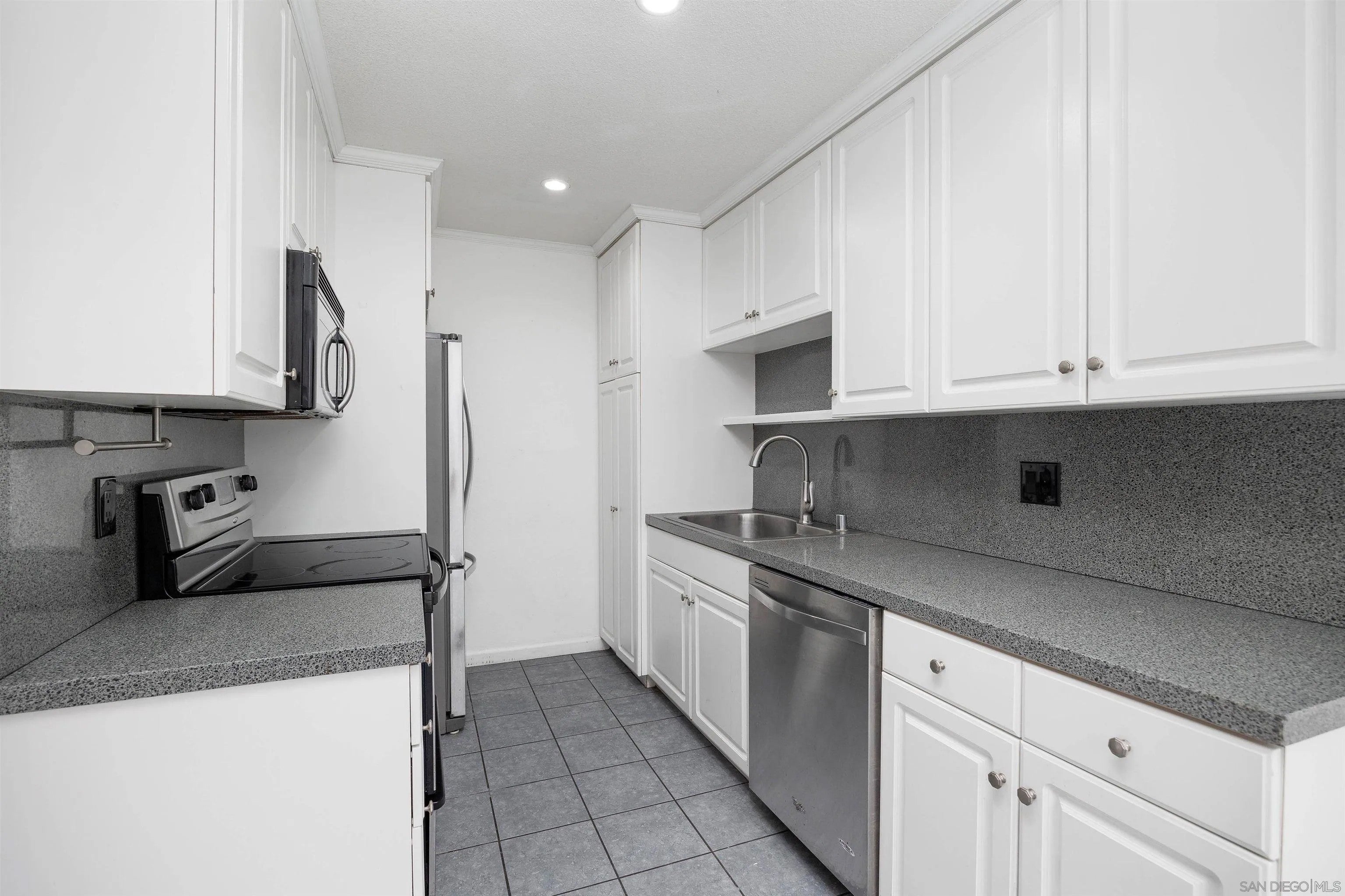 8138 Winter Gardens Blvd Unit 11