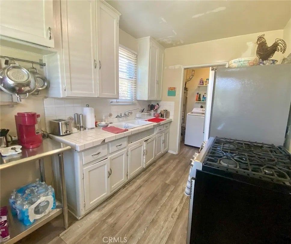 1020 W 220th