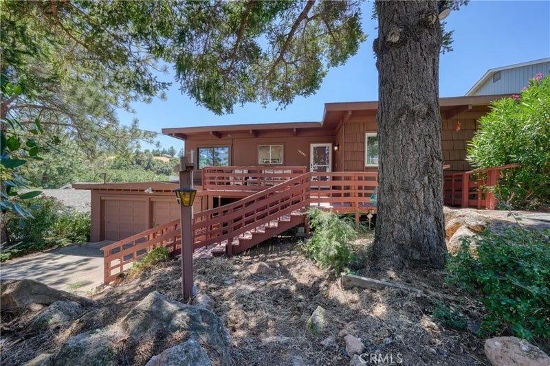 10377 Walnut