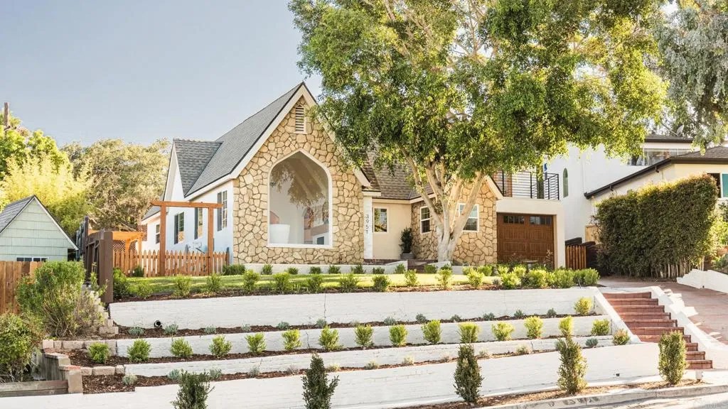 3951 Atascadero Drive