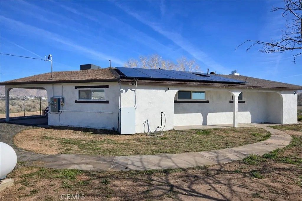 Photo of 14695 Ocotilla Rd, Apple Valley, CA 92307 (MLS # SW26010320)