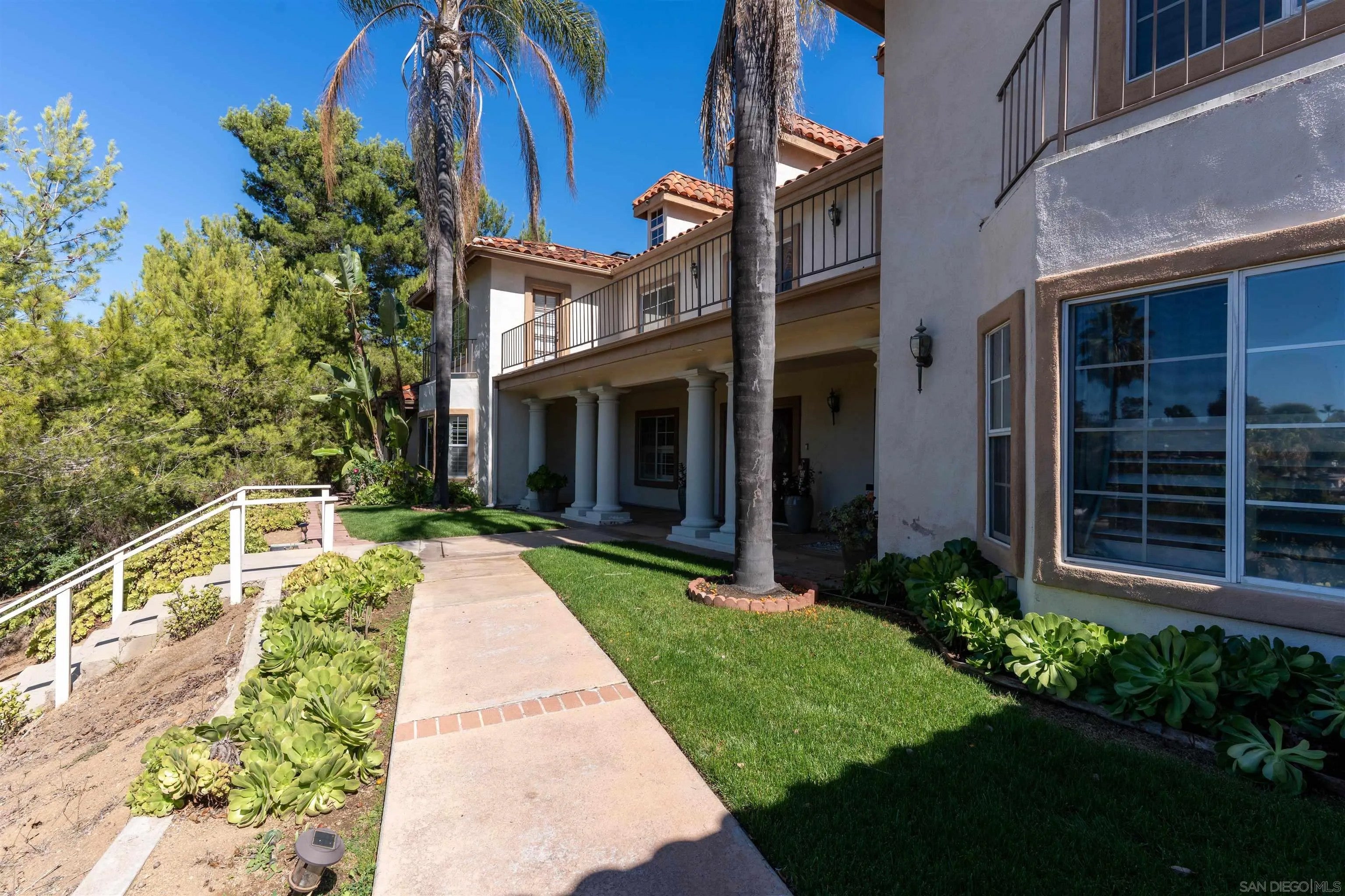1696 Gil Way