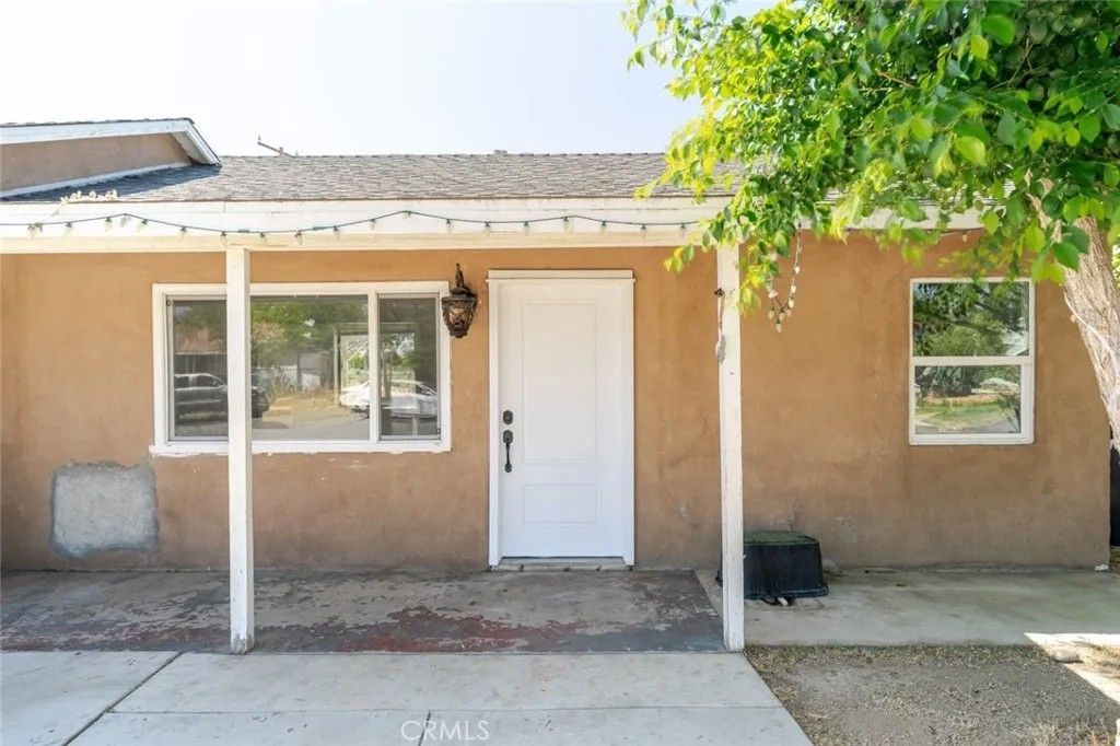 Photo of 232 E Avenue P5, Palmdale, CA 93550 (MLS # SR26092989)