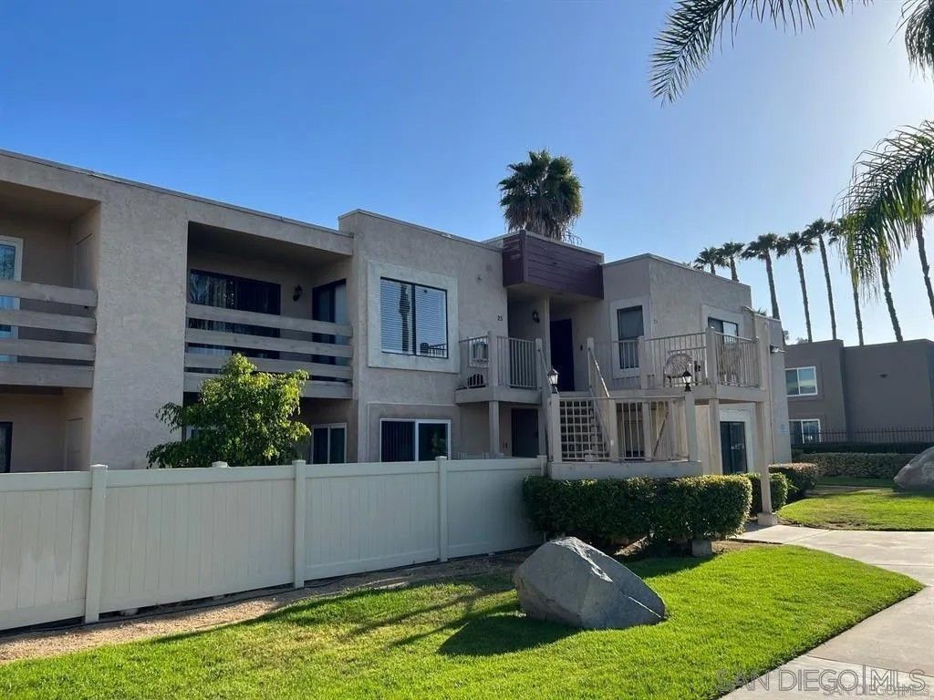 Photo of 425 Autumn Dr #25, San Marcos, CA 92069 (MLS # 260003639)