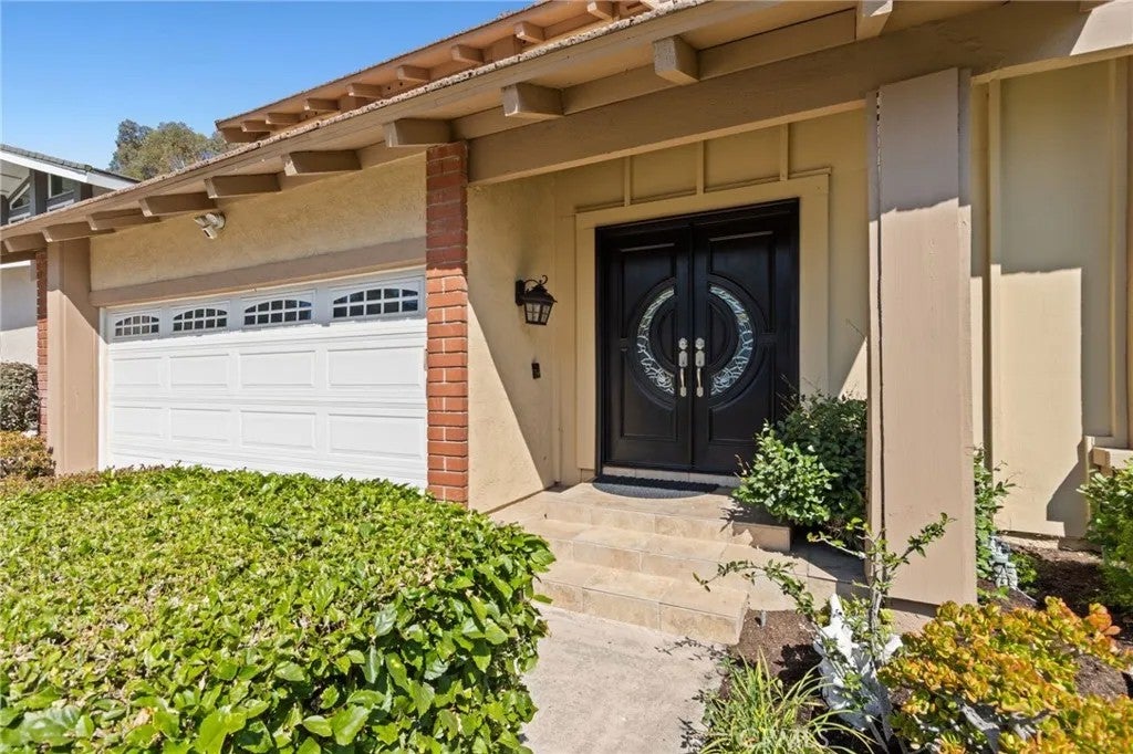6573 E North View Drive