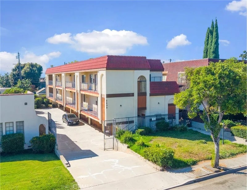 2608 W Alhambra Road