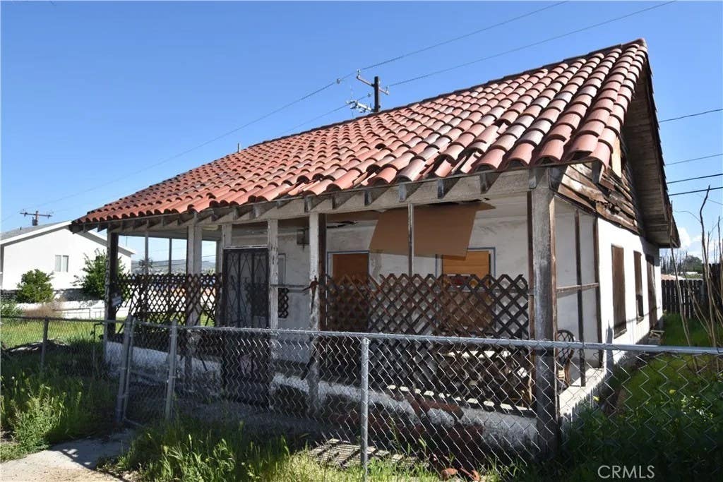 Photo of 32976 Oleander Dr, Lake Elsinore, CA 92530 (MLS # SW26033418)