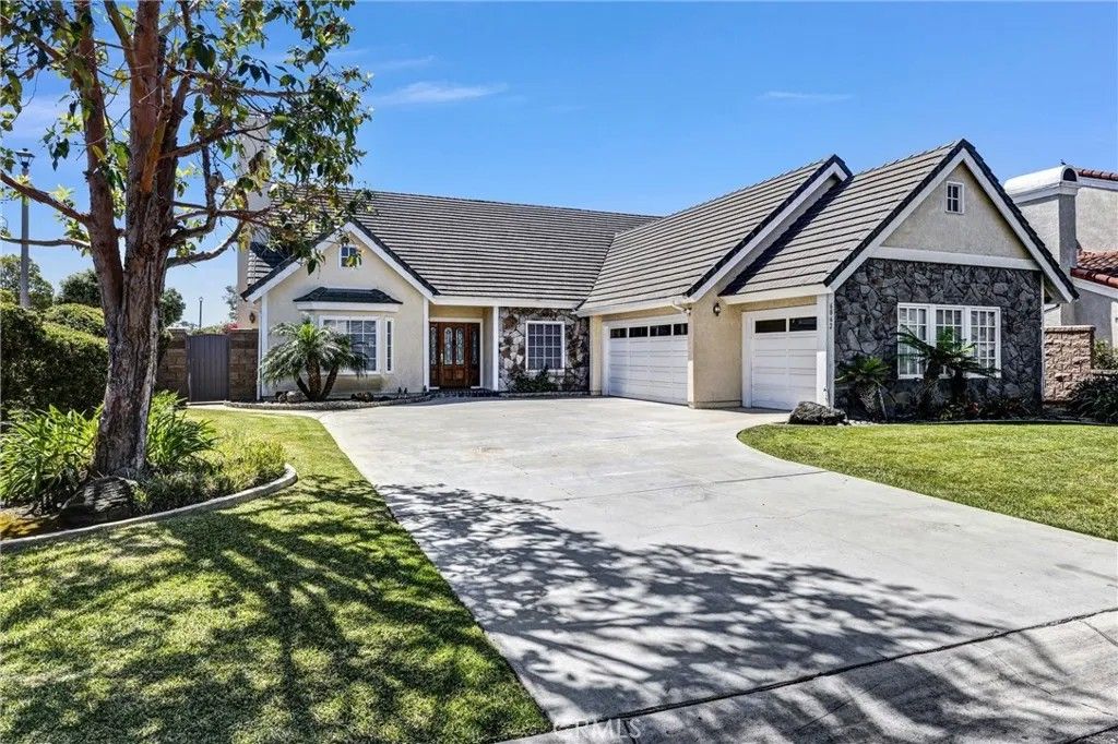 Photo of 6862 Hitchingpost Cir, Huntington Beach, CA 92648 (MLS # NP26052566)