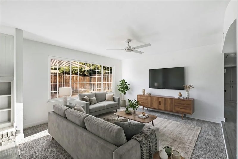 626 W Dorothea
