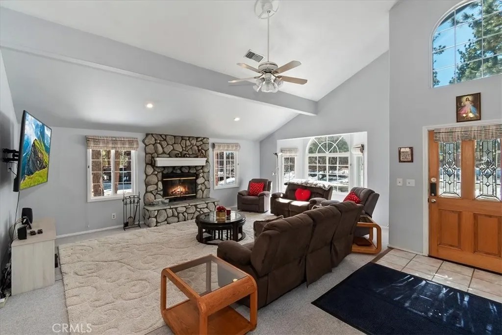 737 E Mountain View